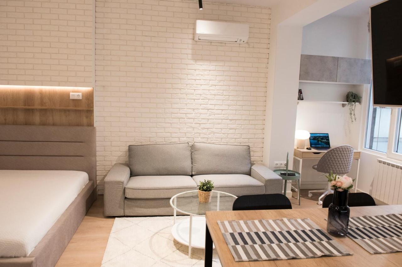 Top Center Designer Studio Apartment Sofia Buitenkant foto